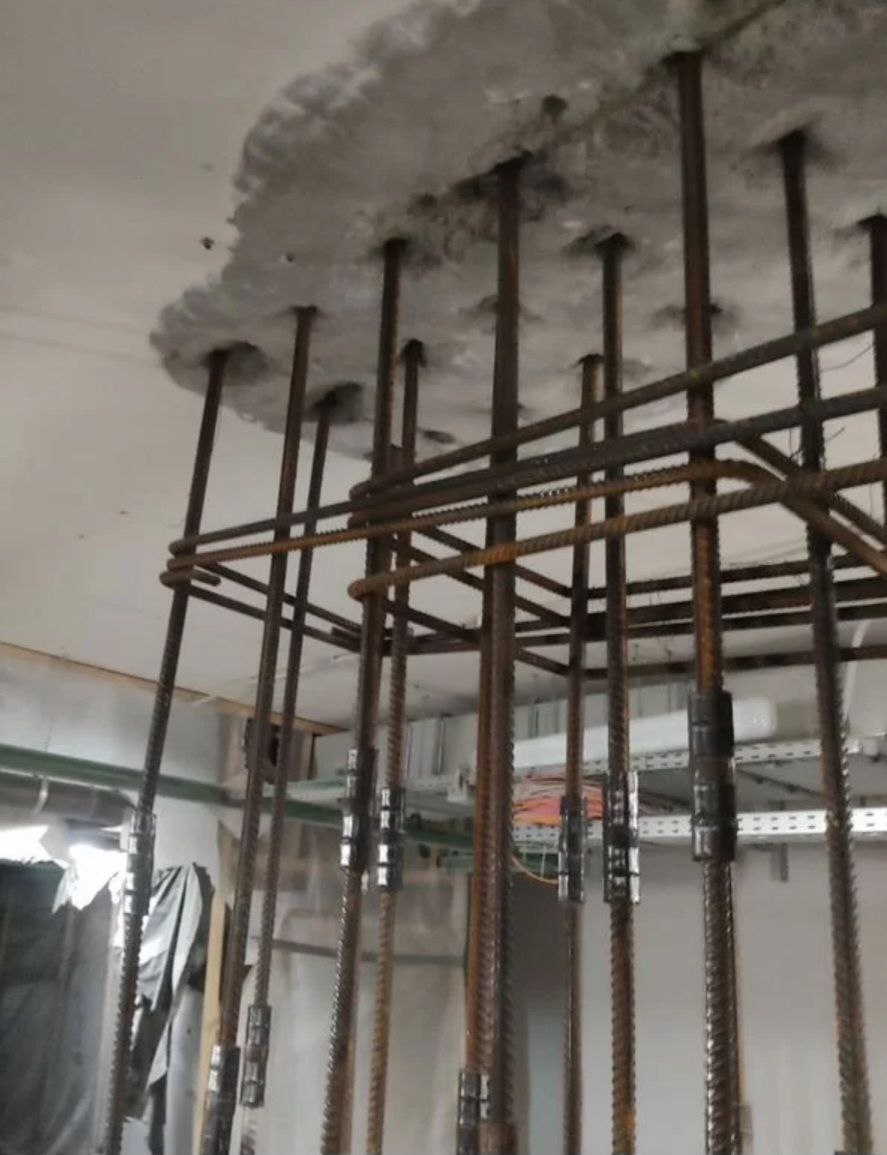 Готовый участок арматуры с муфтами